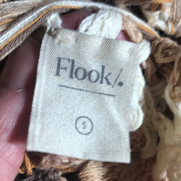 NWOT gorgeous Flook poncho top - Picture 9 of 14